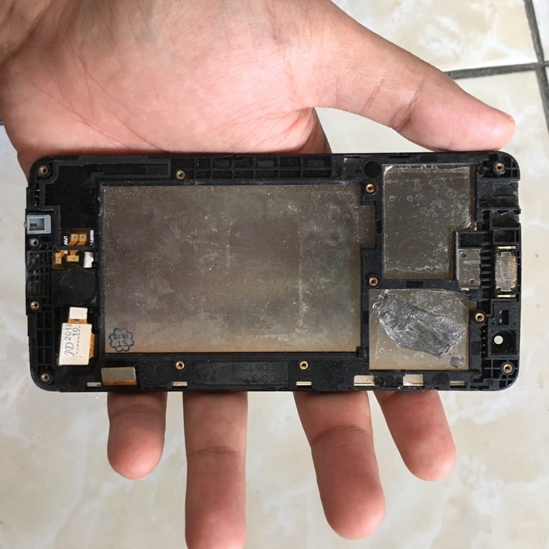 Tatakan lcd lg k8 2017 x240k copotan