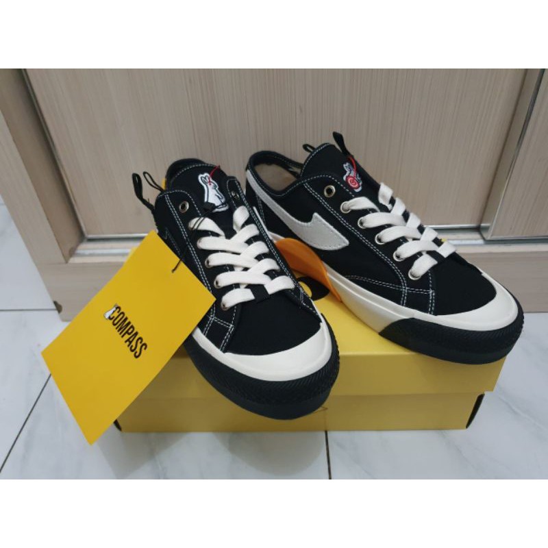 Compass Fxxking Rabbit FR2 Low sz 38 RARE