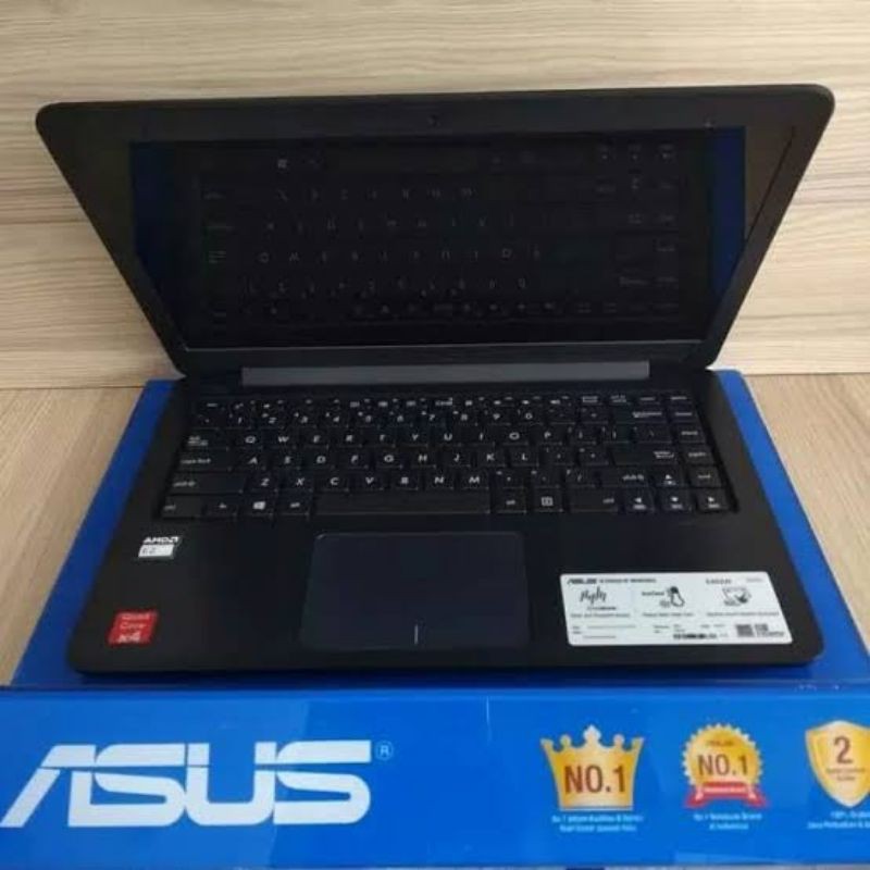 Laptop asus amd e 2 ram 4 gb hardisk 500 gb