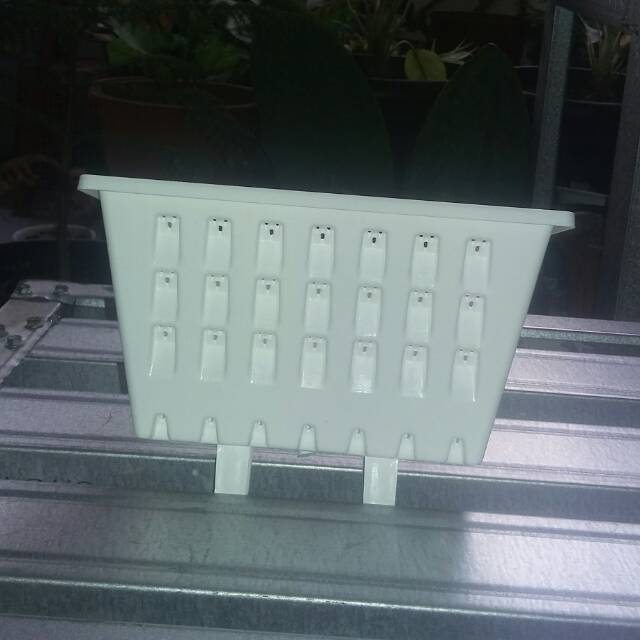 POT ARGO 01 PUTIH POT TEMPEL DINDING VERTICAL GARDEN ARGO 01 PUTIH