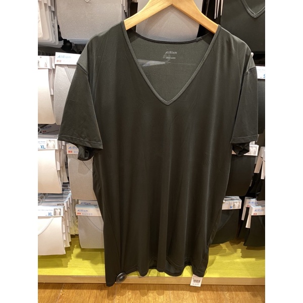 Man Uniqlo Airism Tshirt