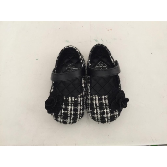 Sepatu anak AVENUE KIDS