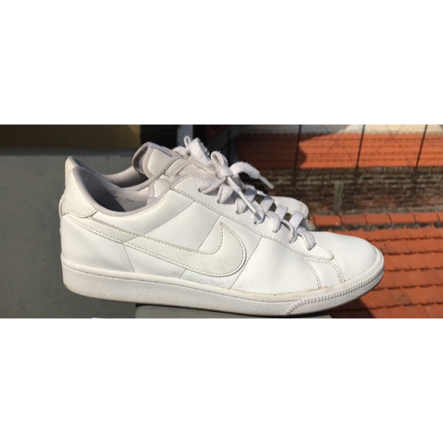 nike tennis classic women's white