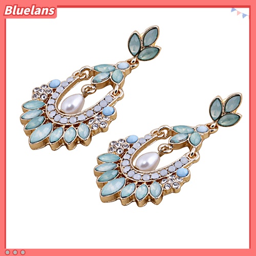 Anting Stud Desain Bunga Chandelier Bahan Akrilik Berlian Imitasi Untuk Wanita