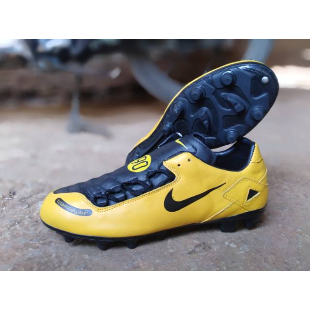 nike hypervenom basket