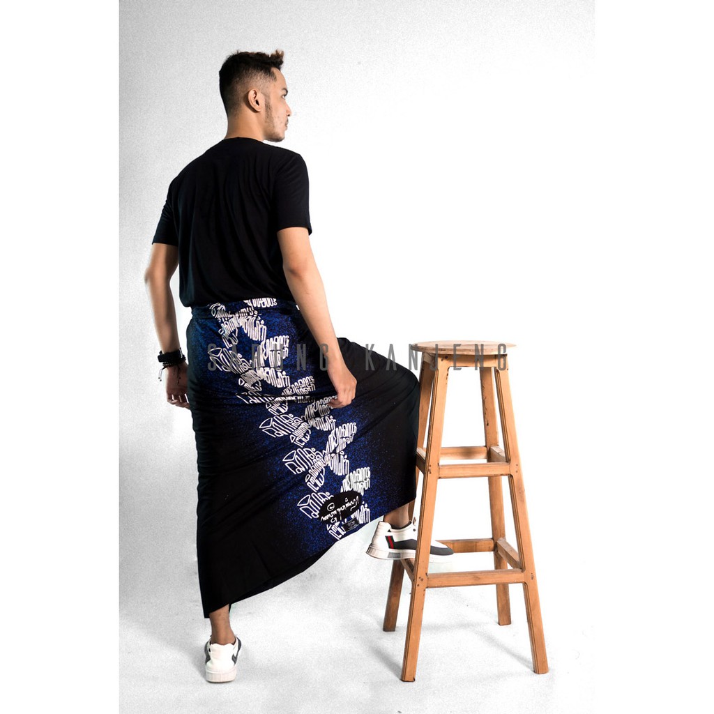 SARUNG KANJENG| SARUNG BATIK MOTIF NGENDHALENI DHIRI