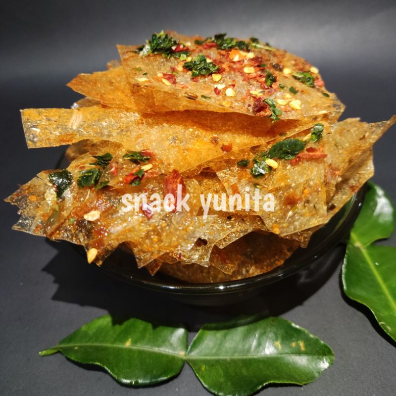 

kripik kaca pedas daun jeruk keripik kaca 30 gram kemasan pouch