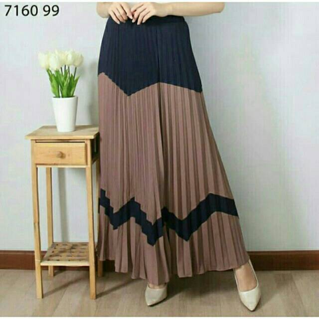 Gambar Rok Plisket Hitam Koleksi Rina Gambar Rok Plisket Hitam Koleksi Rina