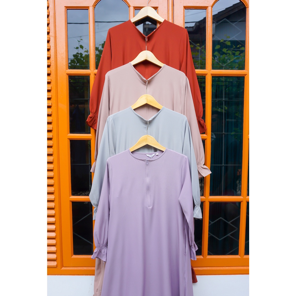 IZMA DRESS PAKAIAN GAMIS MUSLIM WANITA BUSUI DAN WUDHU FRIENDLY KEKINIAN TERBARU BAHAN SHAKILA PREMIUM DIJAMIN LEMBUT DAN ADEM SIZE FIT to L DAN XL TERMURAH BY ZENIC_ID BISA COD