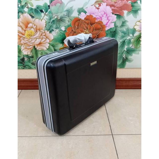 

Map Dokumen President 20" Full black