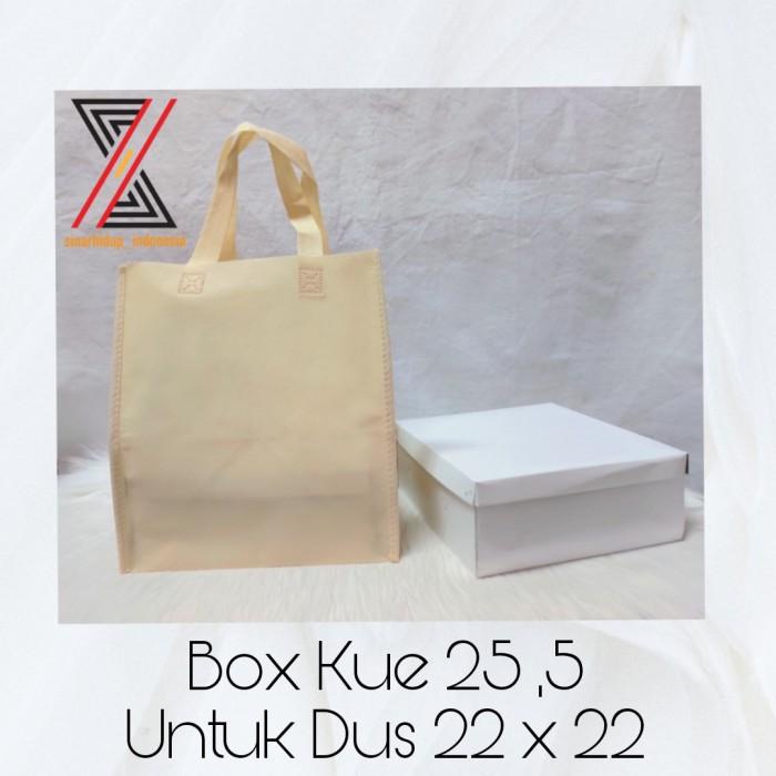 

Goodiebag Tas Spunbond Box Kue Ukuran 25,5X28X24,5 Untuk Dus 22X22 (Perlusin)