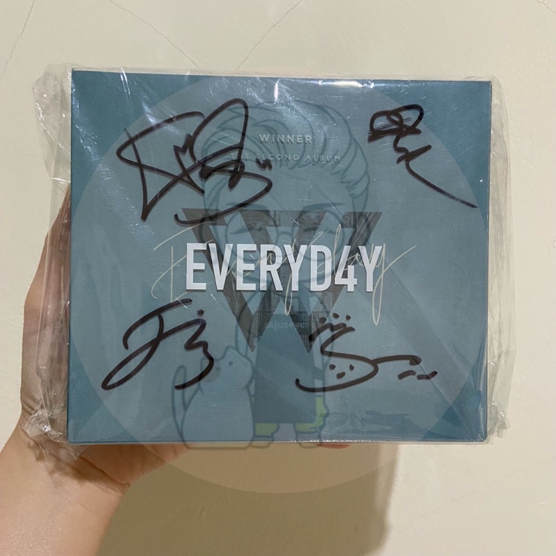 WINNER SIGNED ALBUM