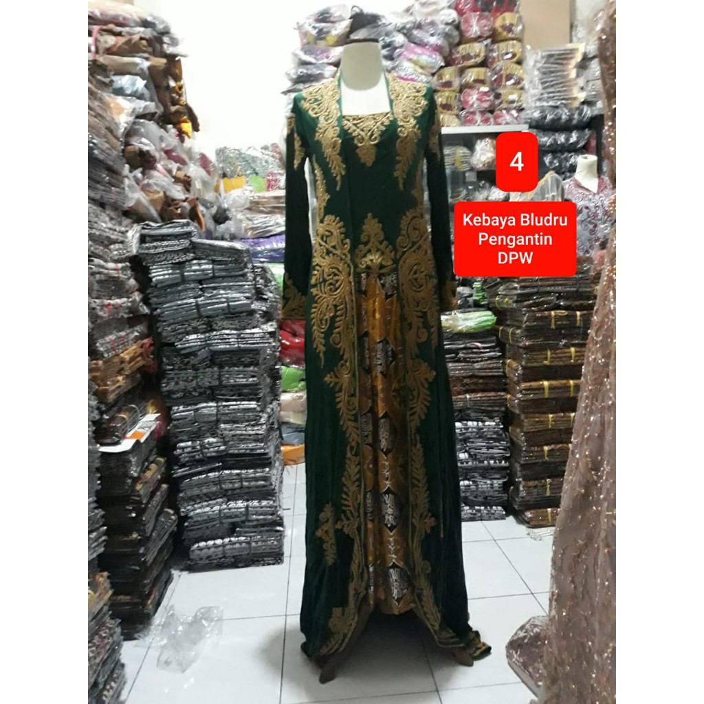 Kebaya Pengantin Bludru Kutu Baru Ekor