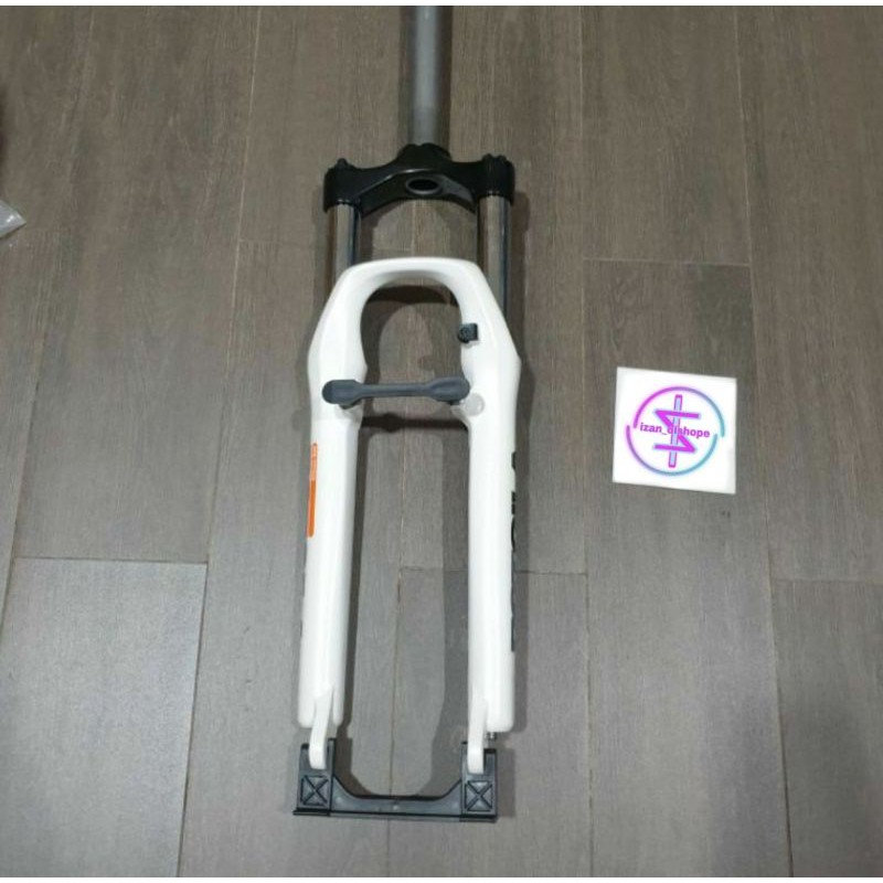 Fork RST Gila Size 26 T100 Pearl White putih