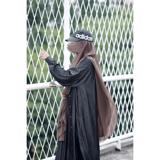 Jade Denim dan Denim Arm Warmer Abaya Malikah