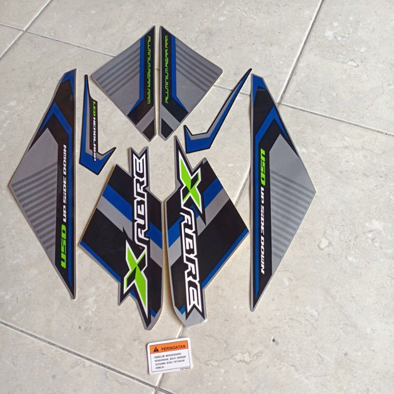 striping stiker les body Yamaha xabre 2016 2017 body silver bahan original