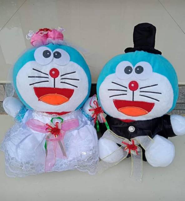 Boneka doraemon wedding/pengantin