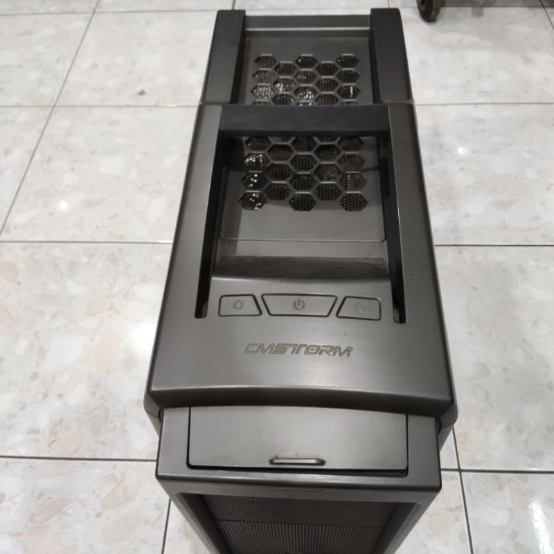 Casing komputer / pc  storm scout 2 cooler master