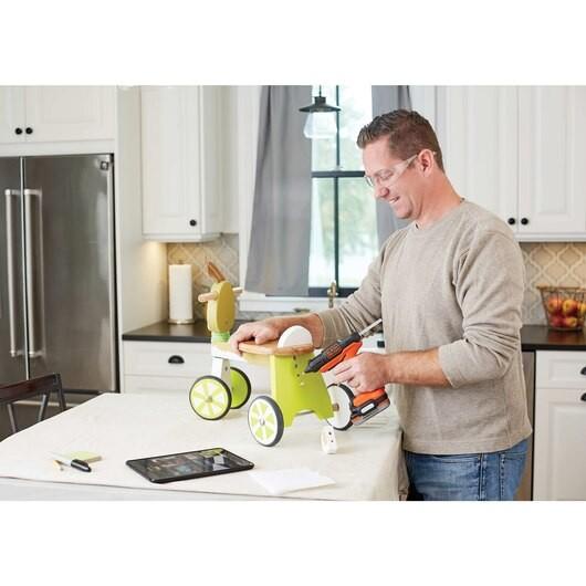 

Black+Decker Pistol Lem Tembak Cordless 12V Usb Glue Gun(Bdcgg12Ub-B1) 040