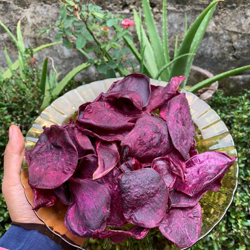 

Keripik singkong ungu manis