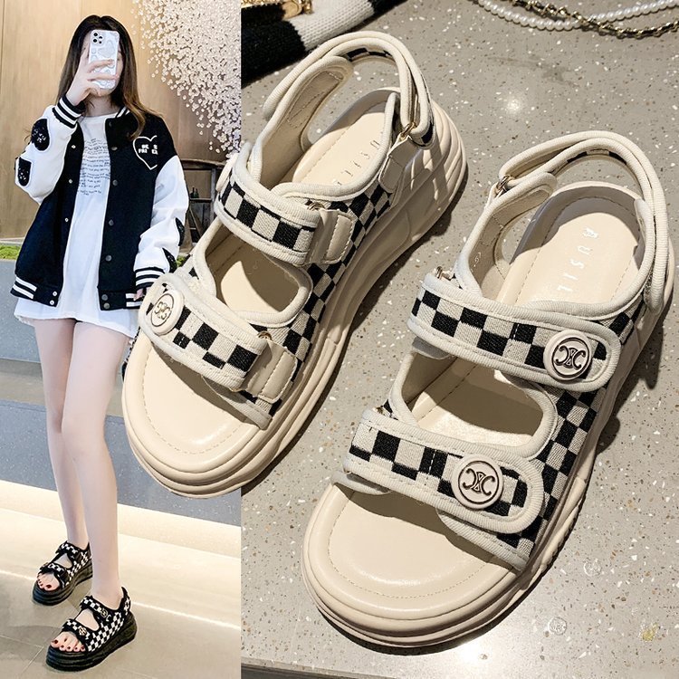 Sandal Gunung Wanita Petak Hitam Putih Fashion Wanita Import