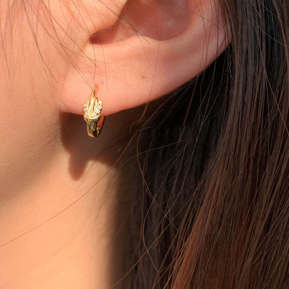 Anting Stud Berlian Imitasi Bentuk Bulat Minimalis Gaya Korea Untuk Wanita