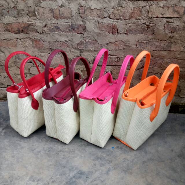 DT-1740 Tas anyaman webe polos plus tali panjang pandan khas Tasikmalaya