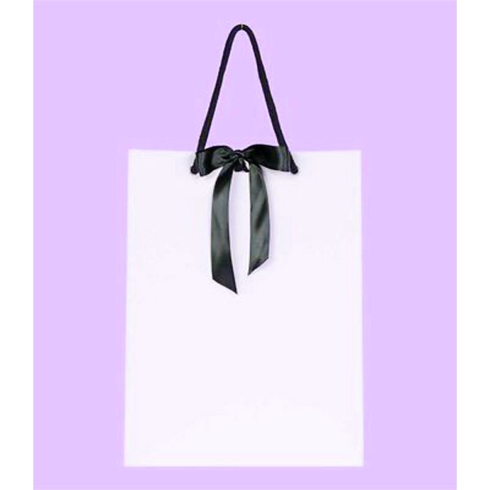 

PAPERBAG PREMIUM ELEGAN WHITE / BLACK . BLACK RIBBON.15 x 9 x 26 cm.