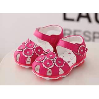 Sepatu anak perempuan model kretekan warna hotpink