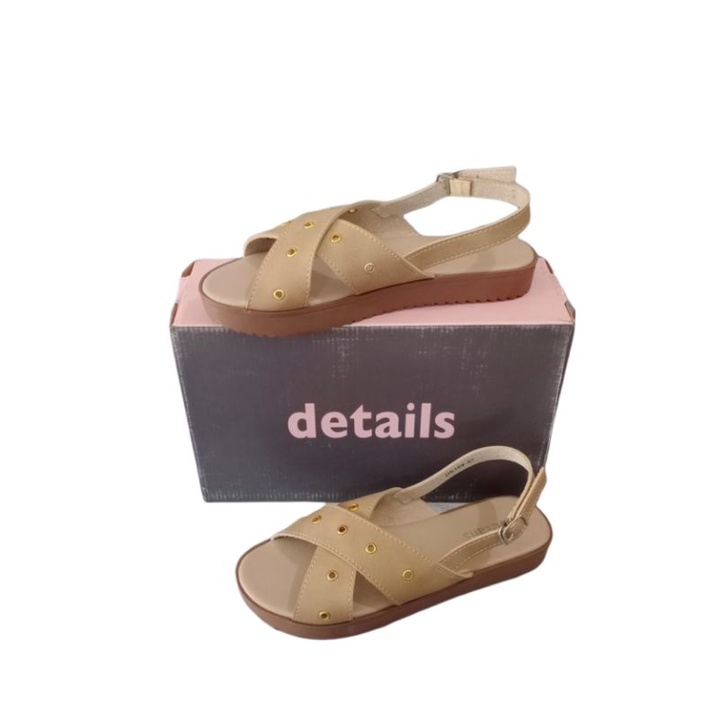 Sepatu Sandal Casual Merk Details