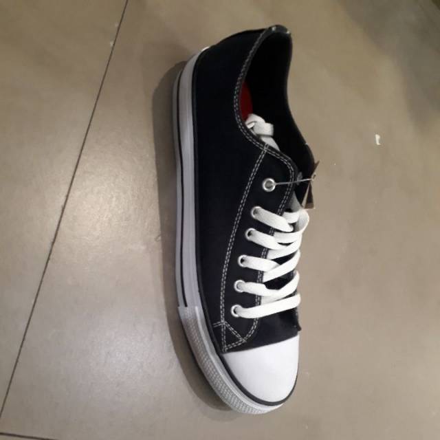 Sepatu sekolah Bata0