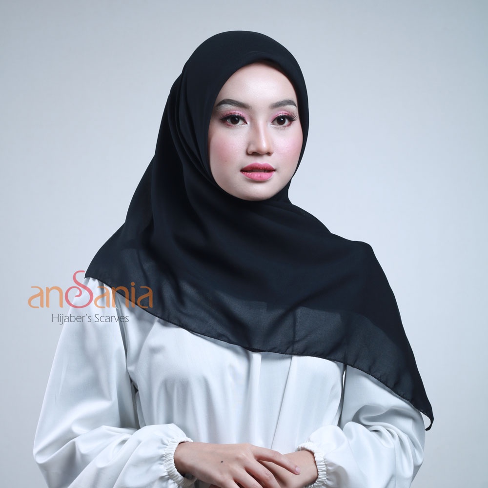 Ansania - Hijab Bella Square Ansania Kerudung Segi Empat Polos Seri Warna A / Xtra - Jilbab Pollycotton Premium Kerudung Segi Empat Hijab-Hitam