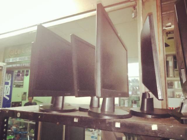 paket Cpu Lengkap Amd X4 monitor 19 inc siap pake