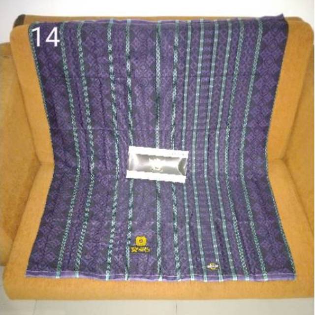 Sarung SEBELAS Strimin