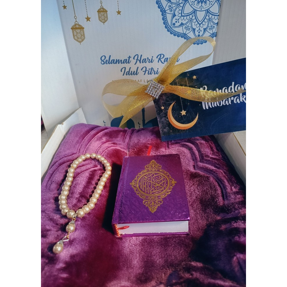 

KADO- HAMPERS ALQURAN + PITA PARCEL+ SAJADAH