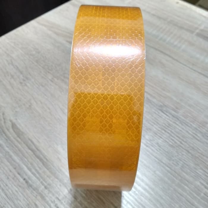 

Produk Terbaru - Stiker Refleksi Kuning/Reflektor 5Cm X 45Meter - Merah