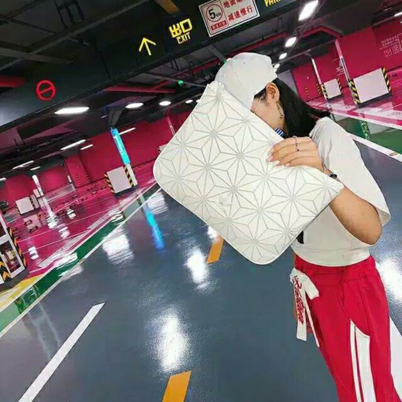 tas x Issey Miyake cluctbag handbag