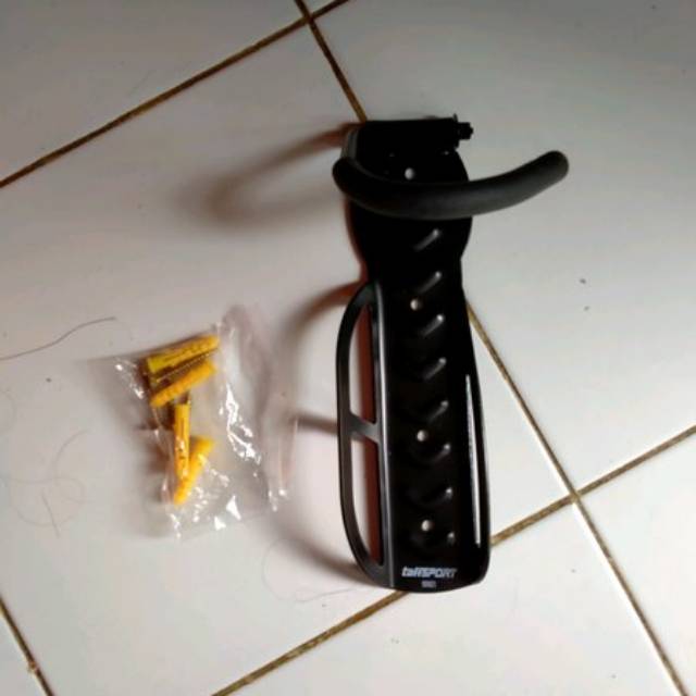 Gantungan sepda dinding