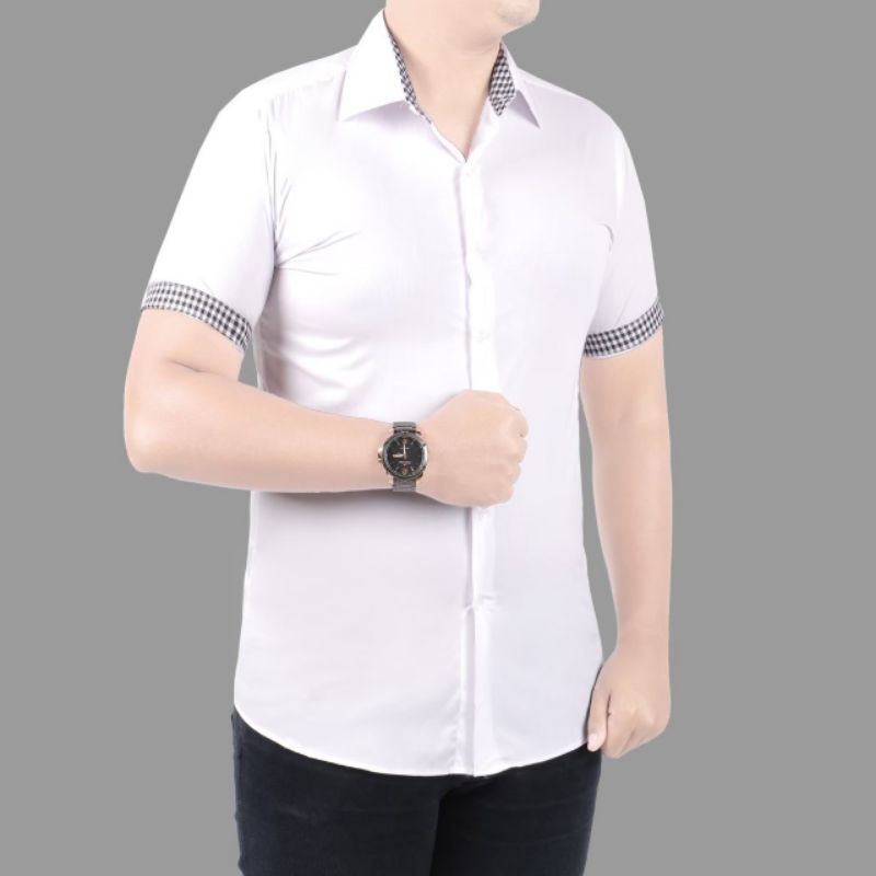 kemeja lengan pendek polos premium pola slimfit