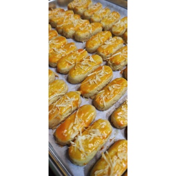 

Terlaris !! Kue Kering kastengel keju edam / Kue Kastangel / kue cemilan keluarga/kue kering butter premium