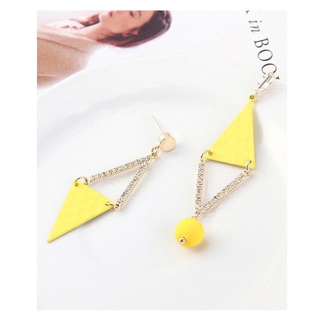 LRC Anting Tusuk Fashion Plated Gold Triangle S925 Silver Pin Stud Earrings Y62317