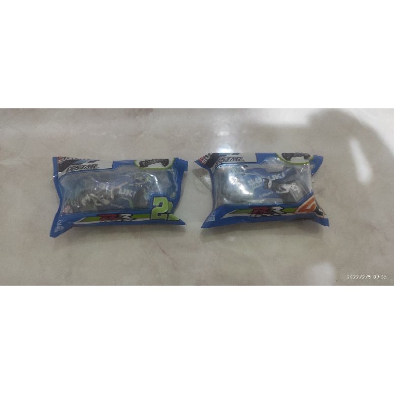 Miniatur diecast MotoGP Suzuki GSX RR Original (sepang) Alex rins dan andrea Iannone skala 1/42