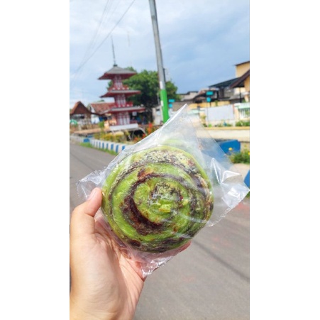 

BEST SELLER Roti Maryam Pandan Coklat | 1 Bungkus isi 3 | Pengiriman Area Jawa Timur