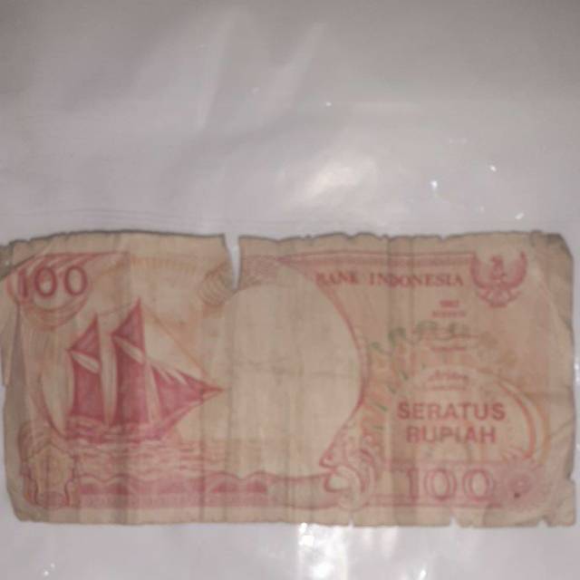 

Uang kertas 100 rupiah