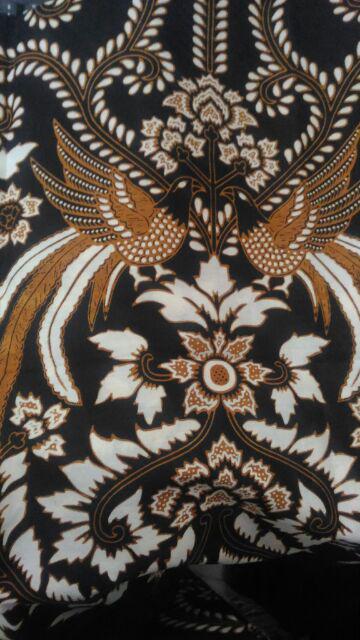 Kain Batik Solo Motif Burung Kembar Kluwer Warna Putih