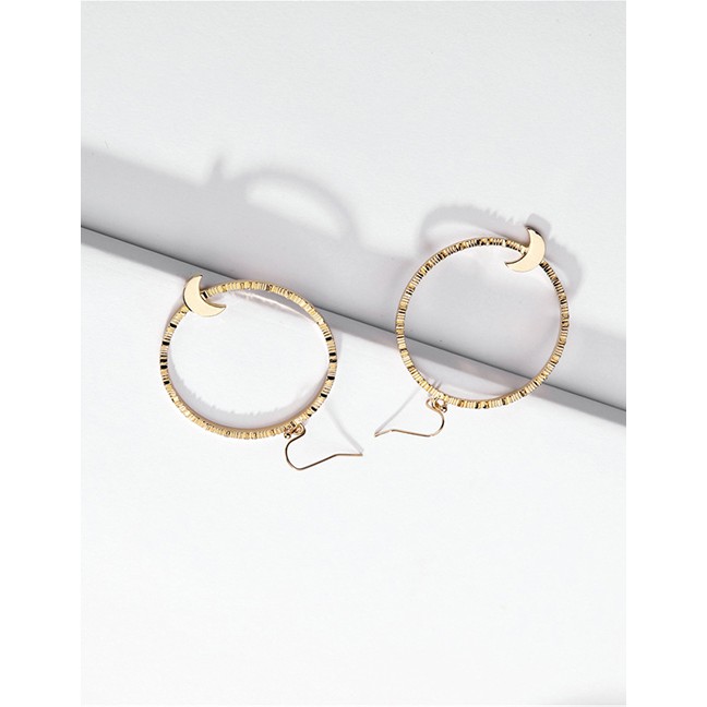 LRC Anting Gantung Fashion Gold Alloy Geometry Moon Round F78923