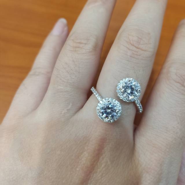 Cincin zircon wynn 8942