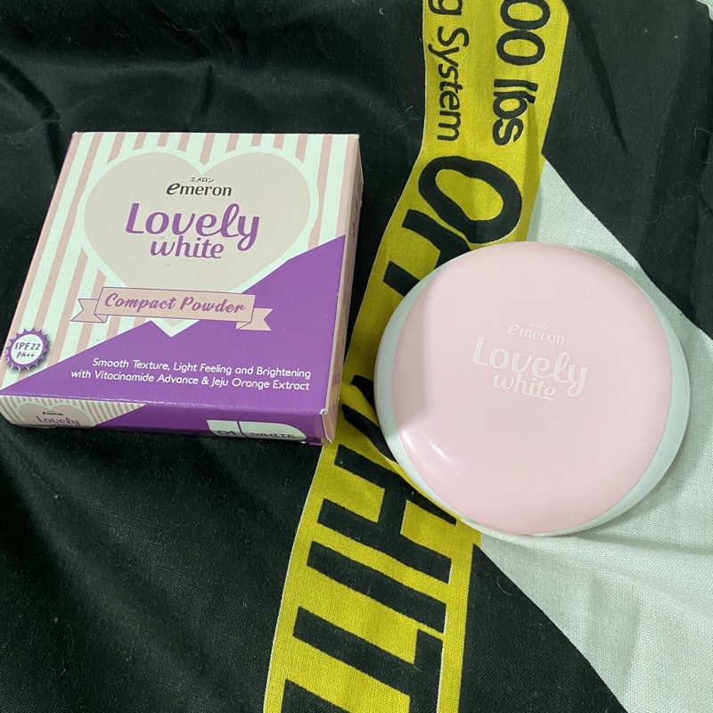 Emeron Lovely White Compact Powder