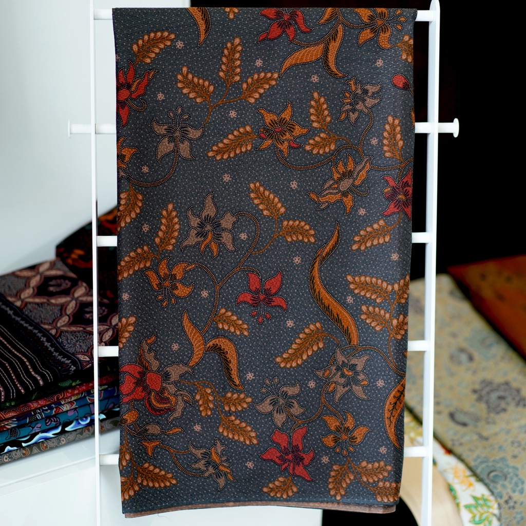 BAHAN BATIK PREMIUM Dobby Motif Kembang Warna Abu Abu Orange Oranye Dolbi Dobi Doby 726388 Cap 72 Jarik Jarit Samping Kebat Panjang Batik Dobby Modern Premium Bahan Seragam Batik Pernikahan Kantor Keluarga Murah Kamen Jadi Batik Bali Lembaran