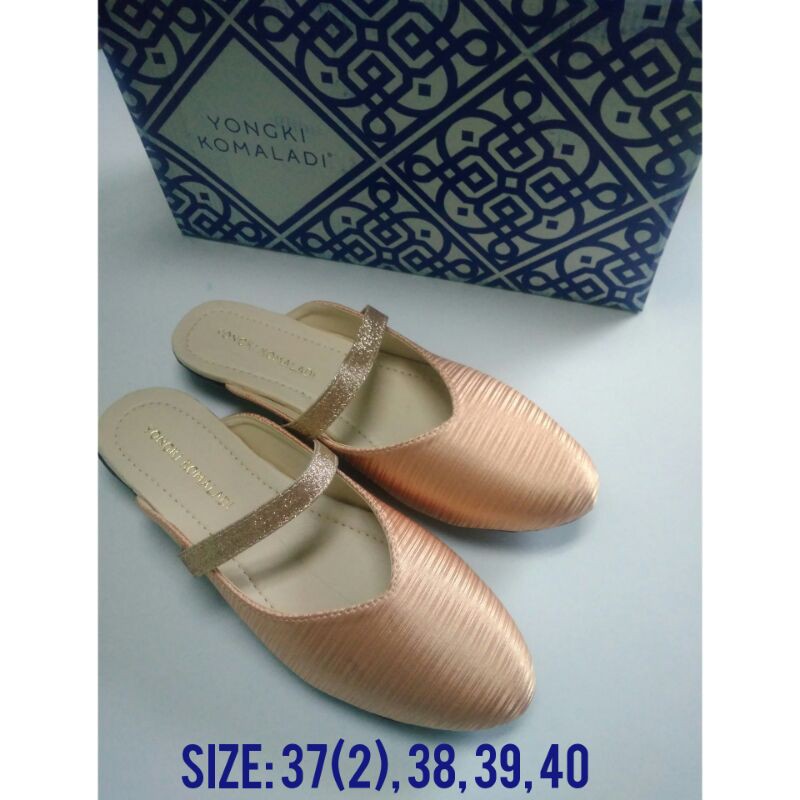 SEPATU SANDAL SELOP WANITA YONGKI KOMALADI